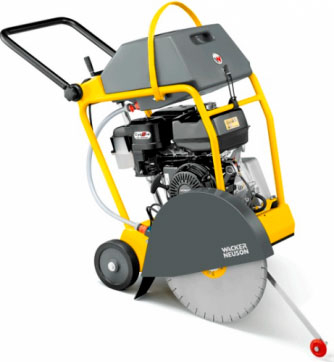 Резчик швов Wacker Neuson MFS-1350CE в прокат в Воронеже. У нас лучшая цена за сутки! Возможность взять в аренду с выгодной скидкой до 40% при экспресс доставке 24/7. И помните, ночью стоимость еще дешевле на 30%! #арендапрокат #виброплита #выгодно